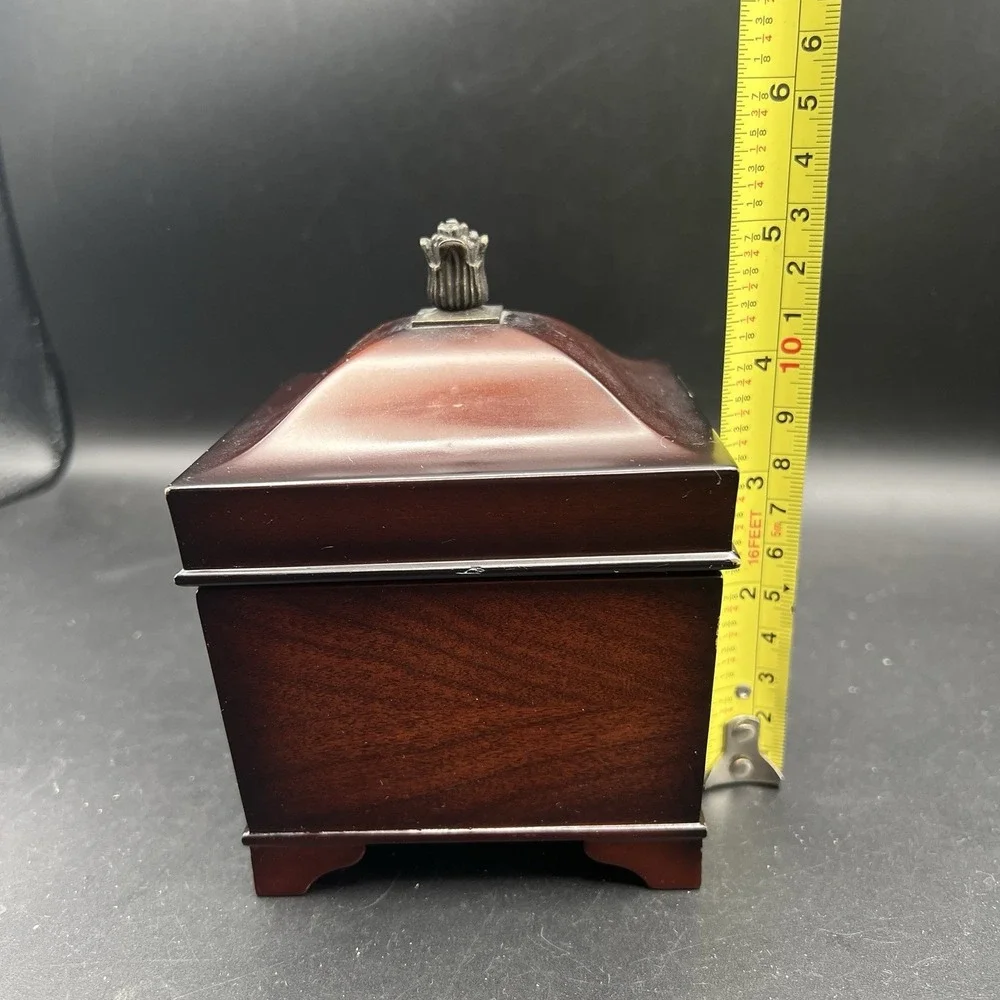 Vintage Bombay Company Musical Jewelry Ring Box Mahogany Wood Green Velvet Lined